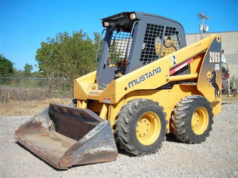 2005 mustang 2066 skid steer loader|2060 mustang specs.